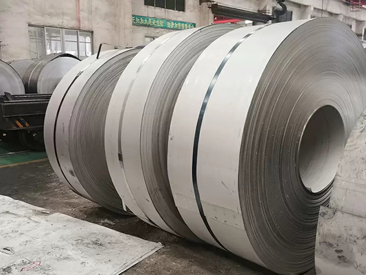 Bande de bobine d'acier inoxydable laminée à chaud 201 430 410 202 304 316l 2000mm